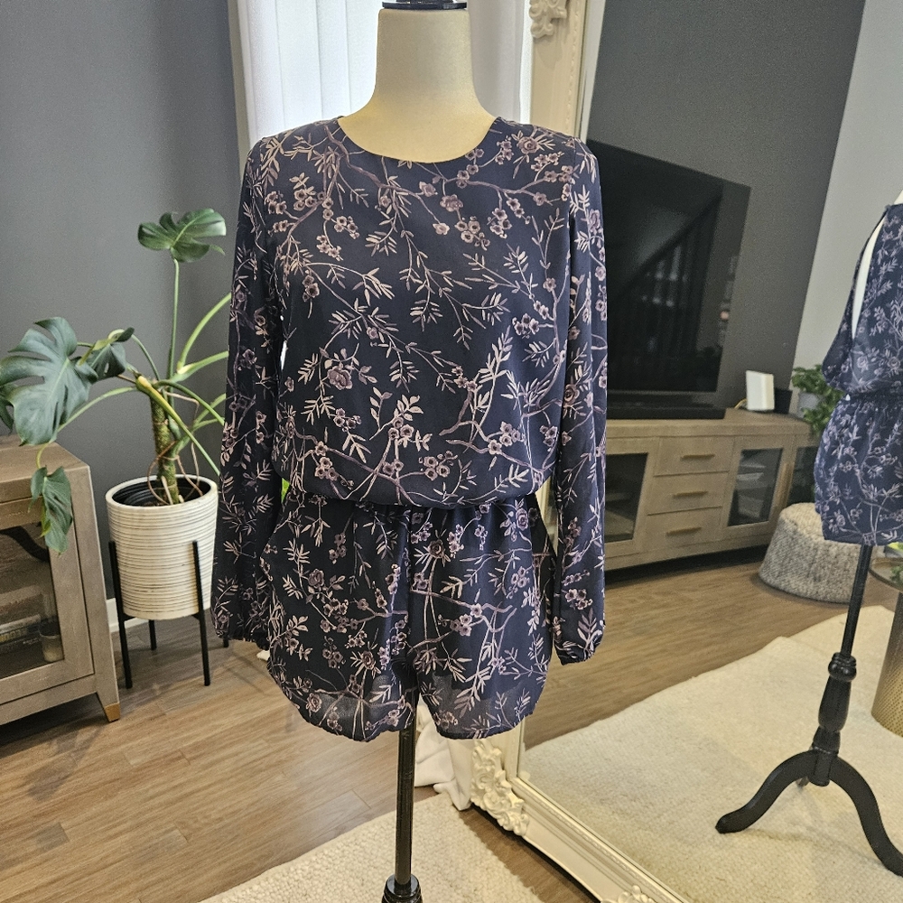 Open-back Romper - Picture 3 of 12
